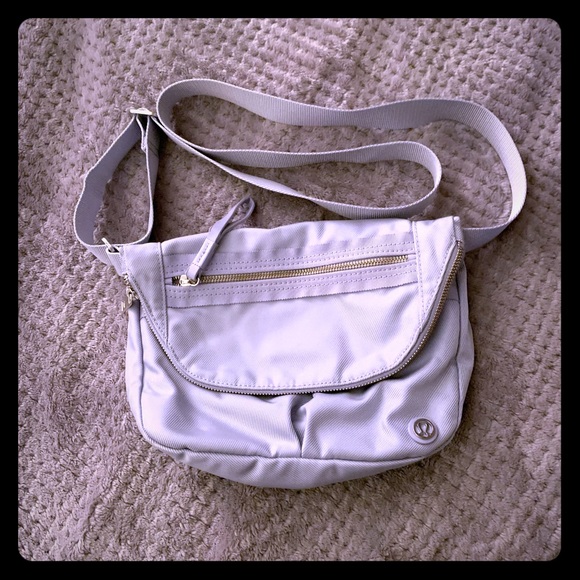 lululemon athletica Handbags - Lululemon Festival Bag!